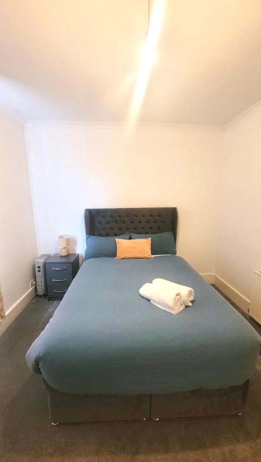 Two Bedroom Flat In Apartamento